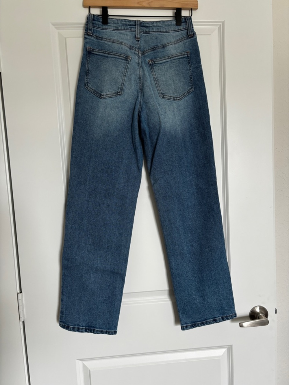 BCBGeneration Skater Straight Jeans in Light Blue Wash - Picture 8 of 8